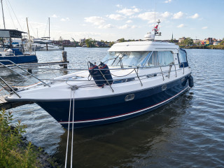 Thumbnail - Nimbus 320 Coupé
