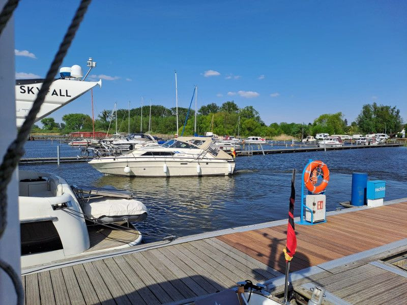 Sea Ray - Sea Ray 300 Express Cruiser Sea Ray - Sea Ray 300 Express Cruiser