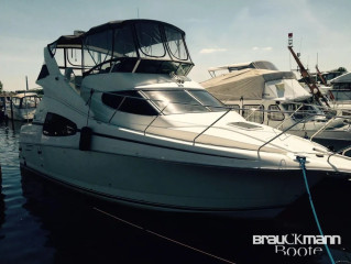 Thumbnail - Silverton Marine 330 Sport Bridge