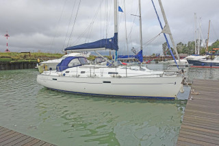 Thumbnail - Beneteau Oceanis 331