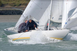 Thumbnail - International Dragon GBR 821