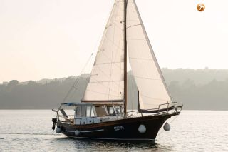 Thumbnail - Custom Built Houseboat luxe motor