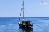  - Custom Built Houseboat luxe motor