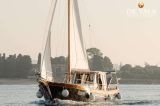  - Custom Built Houseboat luxe motor