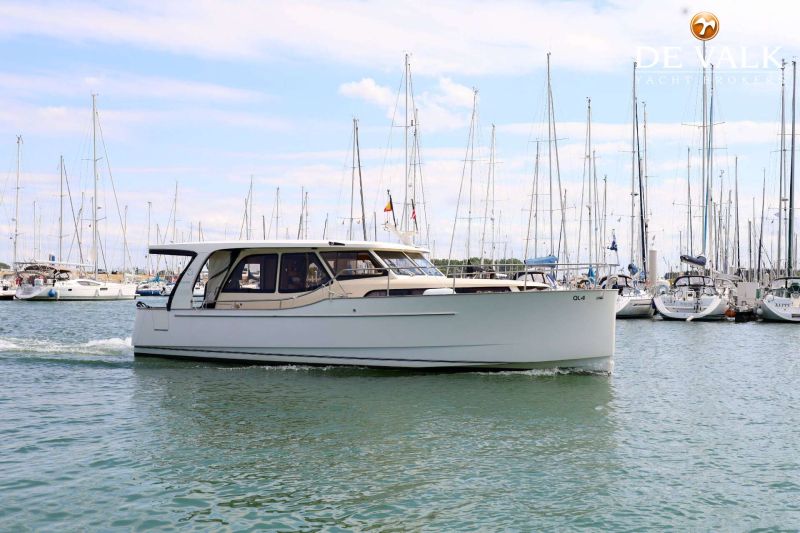 Greenline Yachts - Greenline 33 Greenline Yachts - Greenline 33