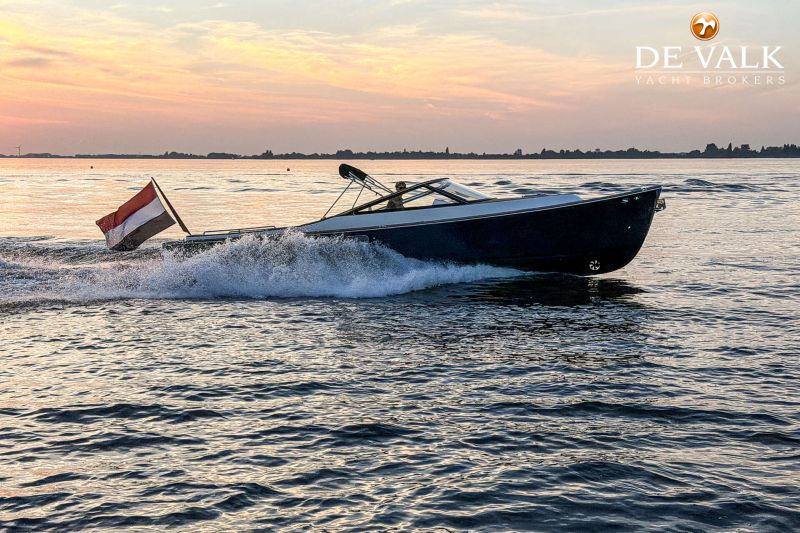 - Long Island 33 Runabout - Long Island 33 Runabout