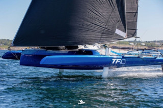 Top Yacht Foiler TF10 Trimaran