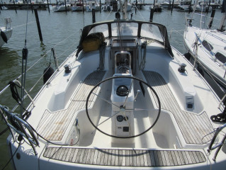 Thumbnail - Bavaria Cruiser 33
