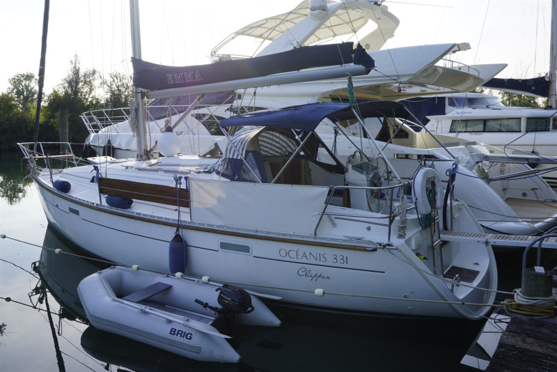 Beneteau - OCEANIS 331 Beneteau - OCEANIS 331