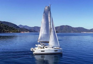 Thumbnail - FOUNTAINE PAJOT LUCIA 40