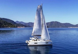 Thumbnail - FOUNTAINE PAJOT LUCIA 40