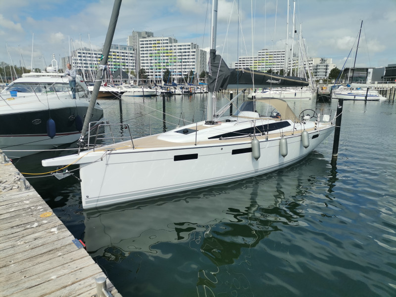 Dehler 38SQ Messeyacht