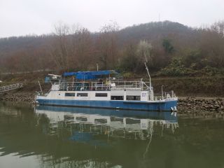 Thumbnail - Houseboat 1630