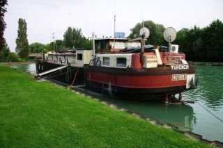 Thumbnail - Houseboat Freycinet