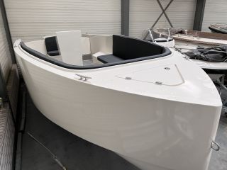 Thumbnail - Steelbull 700